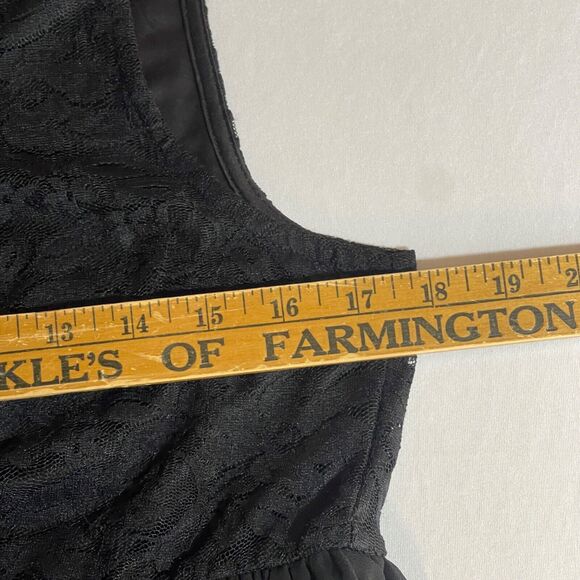 Torrid Tunic Top Womens 0X Black Sleeveless Lace‎ Fit Flare Zip Whimsigothic - Picture 8 of 9